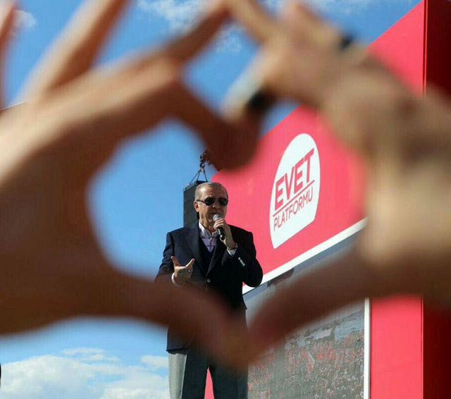 Cumhurbaşkanı Erdoğan'ın İzmir fotoğrafı günün karesi oldu!